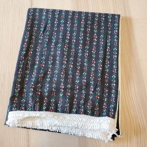 Vintage Tablecloth ditzy floral, 55 x 44